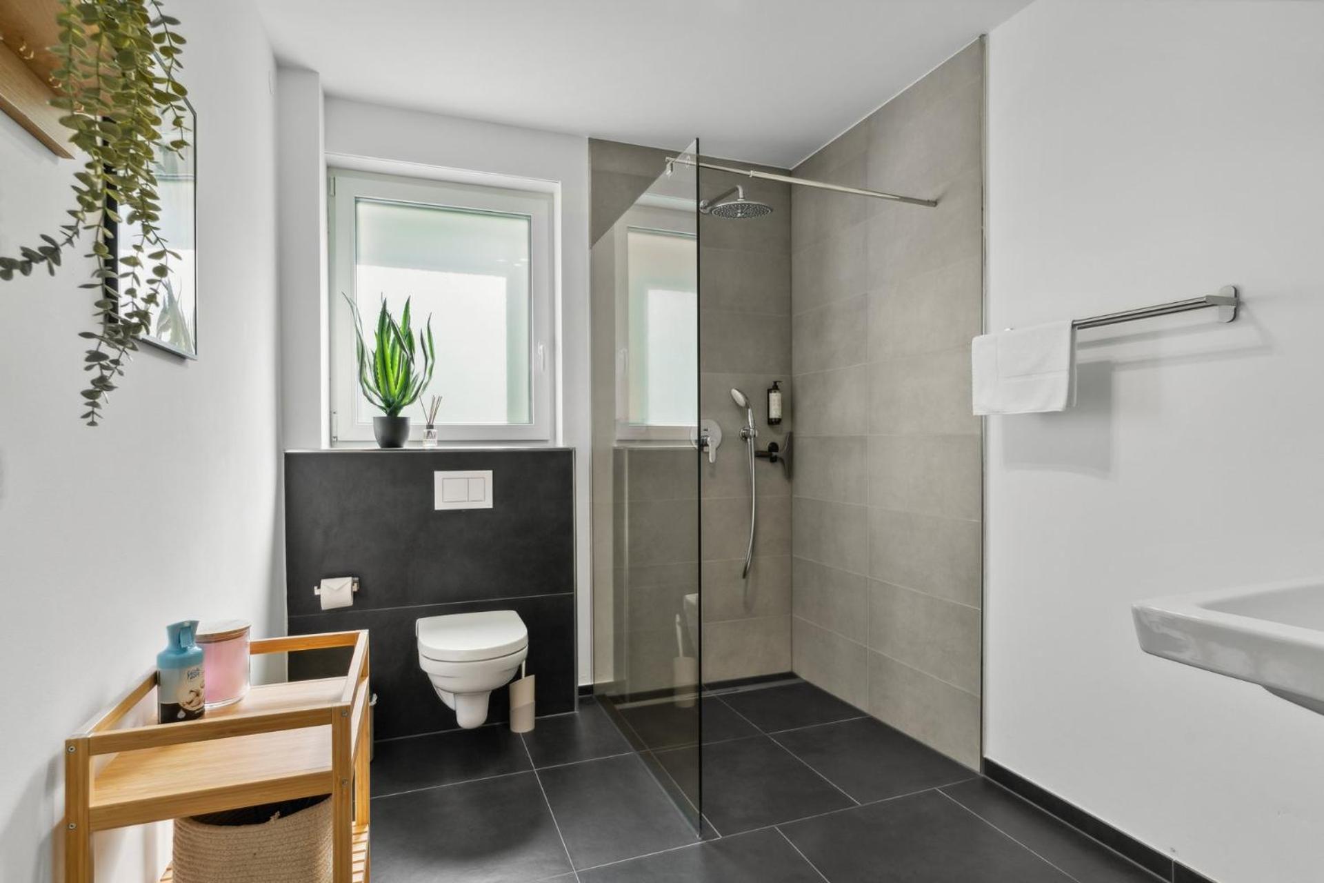 Deluxe Apartment In Bielefeld City Mit Parkplatz Und Terrasse Εξωτερικό φωτογραφία