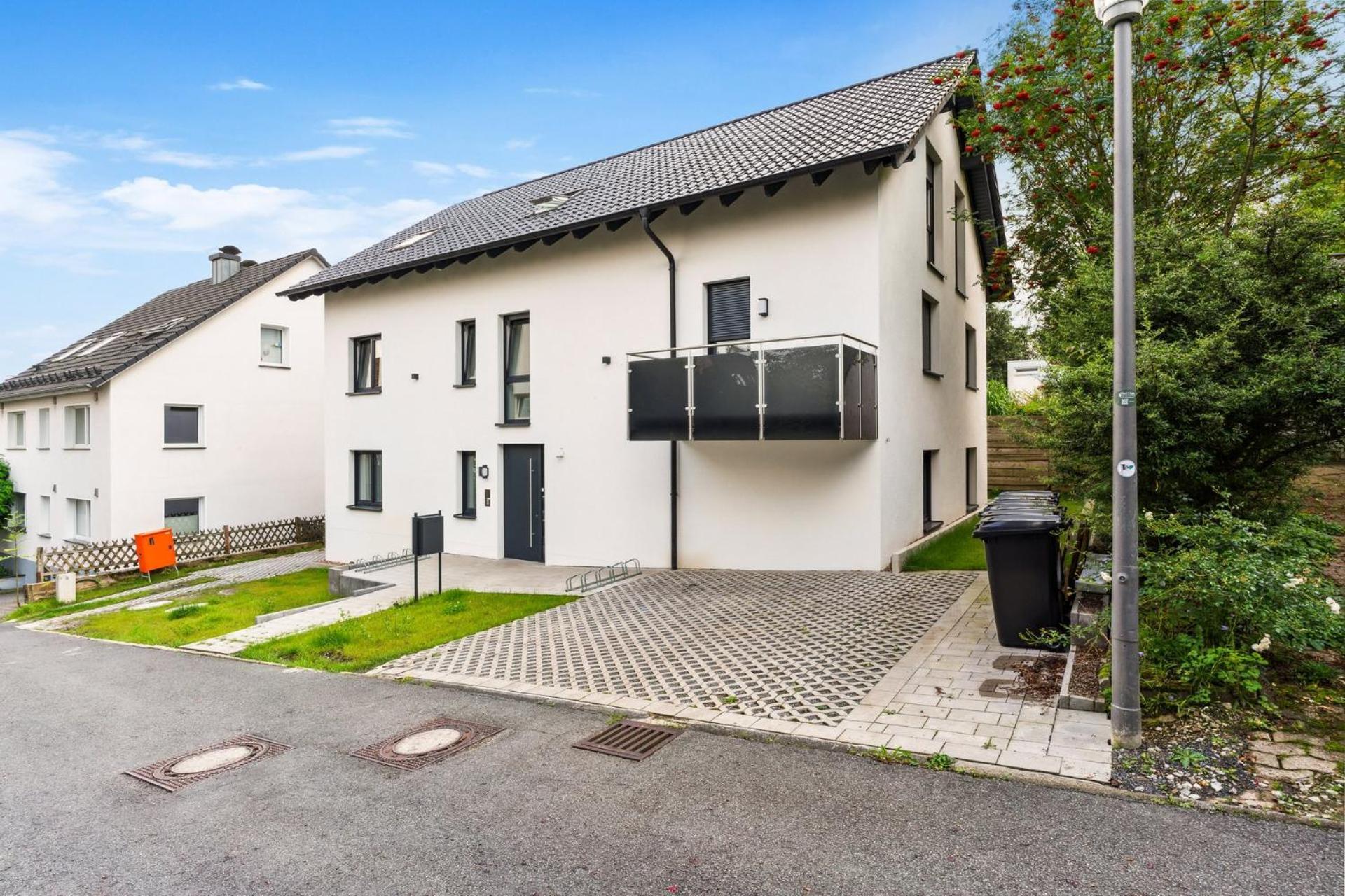 Deluxe Apartment In Bielefeld City Mit Parkplatz Und Terrasse Εξωτερικό φωτογραφία