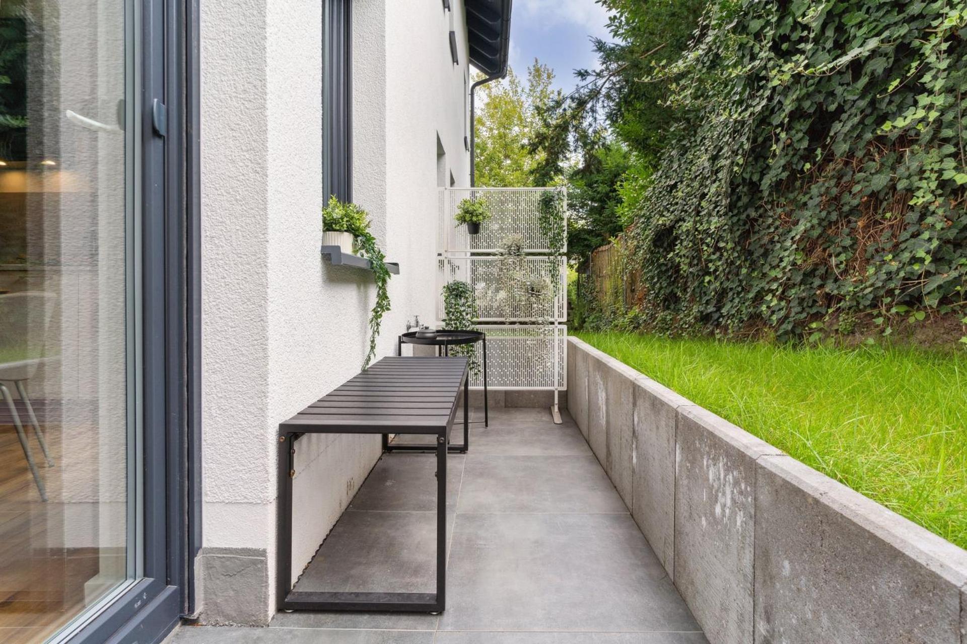 Deluxe Apartment In Bielefeld City Mit Parkplatz Und Terrasse Εξωτερικό φωτογραφία